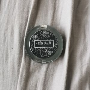 Kat Von d Air guitar eyeshadow